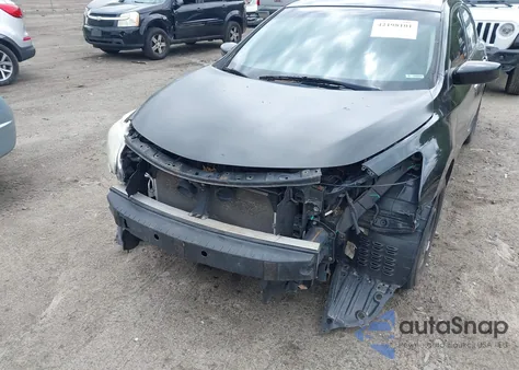 2014 Nissan Altima 2.5 S z USA, uszkodzony, nr VIN 1N4AL3AP8EN370637